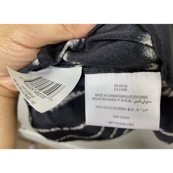 BCBG Max Azria Black & White Striped Top Empire Waist Blouse SZ Medium - Picture 6 of 11